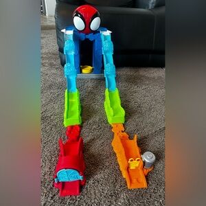 Spidey and his amazing friends race track